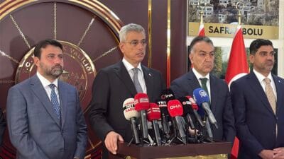 SAĞLIK BAKANI MEMİŞOĞLU KARABÜK’TE Sağlık yatırımlarını yerinde incelemek için Karabük’e gelen Sağlık Bakanı Kemal