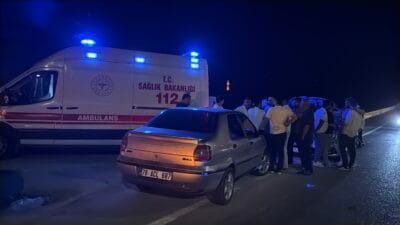 SAFRANBOLU’DA 2 OTOMOBİL ÇARPIŞTI; 3 YARALI Safranbolu’da İki Araç Çarpıştı: 3 Kişi Yaralandı Safranbolu’da iki otomobilin