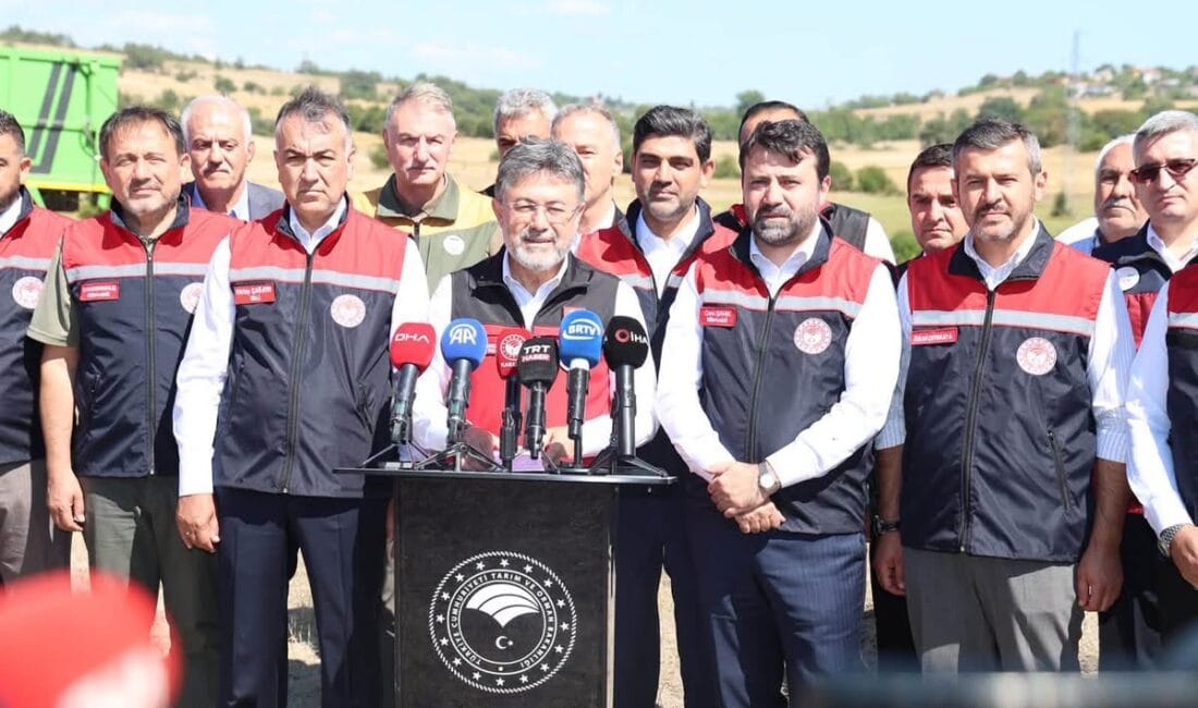 TARIM VE ORMAN BAKANI YUMAKLI, EFLANİ’DE BUĞDAY HASAT TÖRENİNE KATILDI Tarım ve Orman Bakanı İbrahim Yumaklı, Karabük’te AK Parti İl