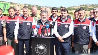 TARIM VE ORMAN BAKANI YUMAKLI, EFLANİ’DE BUĞDAY HASAT TÖRENİNE KATILDI Tarım ve Orman Bakanı İbrahim Yumaklı, Karabük’te AK Parti İl