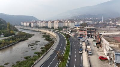 Karabük Belediye Başkanı Özkan Çetinkaya göreve gelmesiyle birlikte kent genelinde