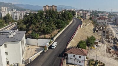 ESENTEPE RAMPASI TRAFİĞE AÇILDI Karabük Belediyesi, Esentepe Rampası’nda meydana gelen zemin kaymasının ardından başlattığı