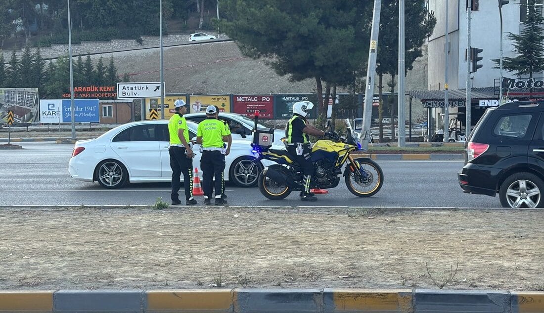 Karabük’te otomobilin çarptığı yaya M.K. ağır yaralandı. Kaza anı bir