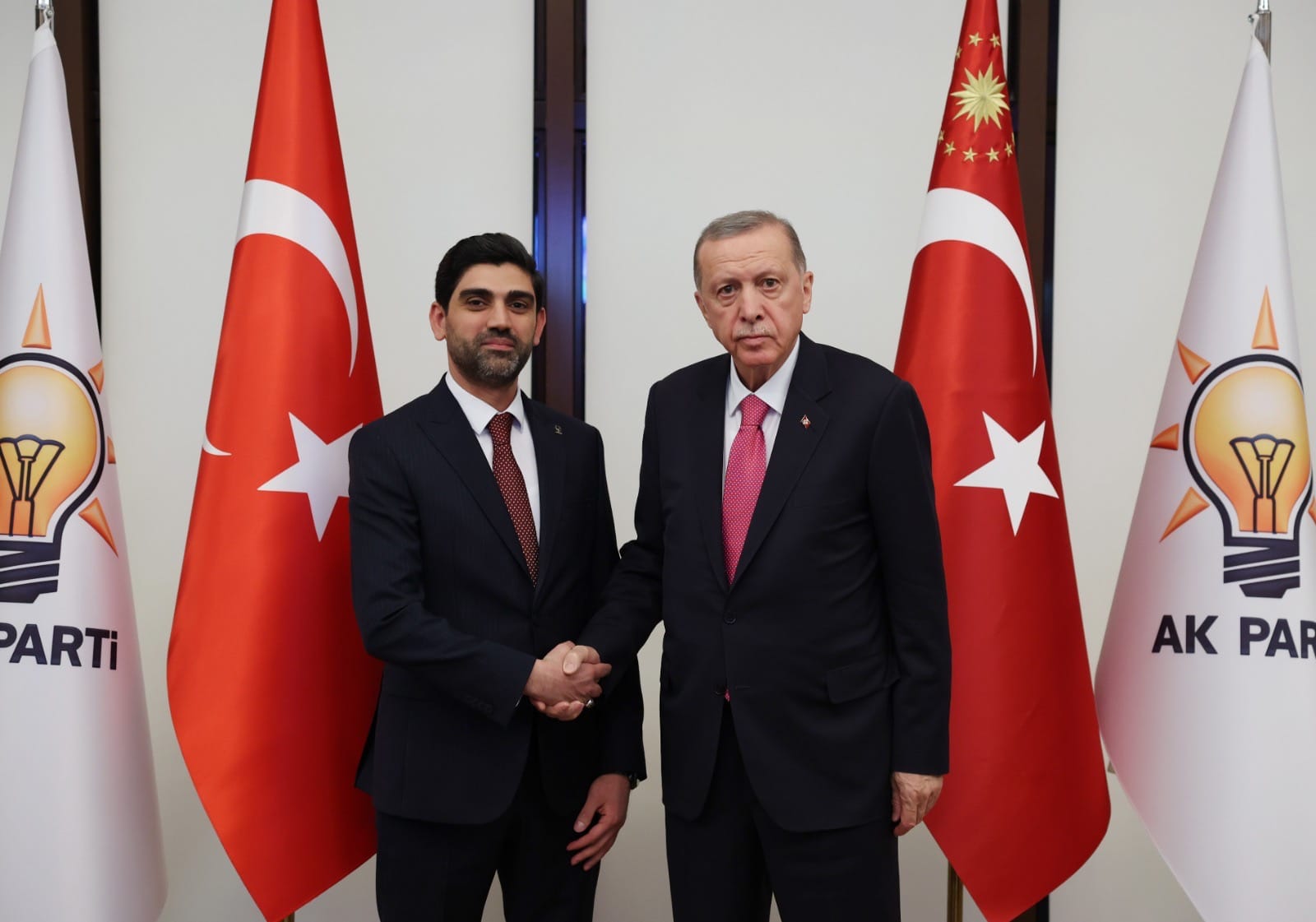 AK Parti’nin “Türkiye Yüzyılı Buluşmaları” “Kardeşlikle Kenetlenen, İstikrarla Güçlenen Türkiye” Sloganıyla Başlıyor AK Parti Karabük İl Başkanı Ferhat Salt, Genel Merkez Teşkilat