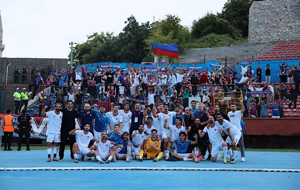 BATI KARADENİZ DERBİSİNİN KAZANANI KARABÜK İDMAN YURDU OLDU TFF 3. Lig’de mücadele eden Karabük İdman Yurdu, Zonguldak deplasmanında