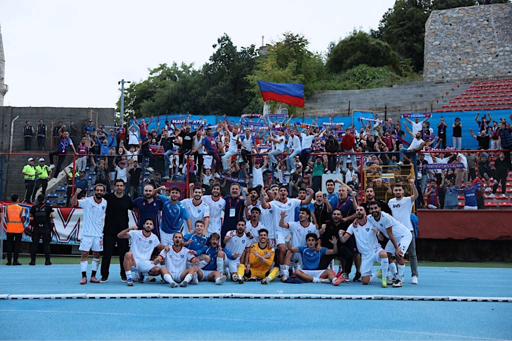 BATI KARADENİZ DERBİSİNİN KAZANANI KARABÜK İDMAN YURDU OLDU TFF 3. Lig’de mücadele eden Karabük İdman Yurdu, Zonguldak deplasmanında