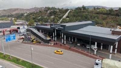 TERMİNAL LOKANTASI MİSAFİRLERİNİ AĞIRLIYOR Karabük Şehirlerarası Otobüs Terminali’nin yenilenen modern
