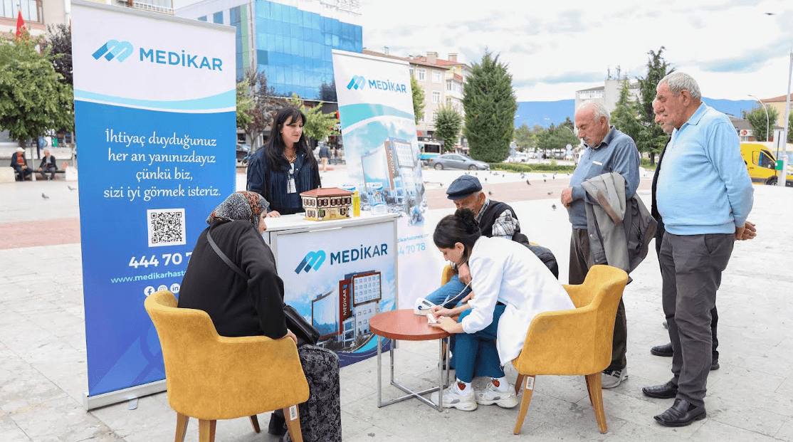1 Ekim Dünya Yaşlılar Günü kapsamında, Özel Medikar Hastanesi tarafından